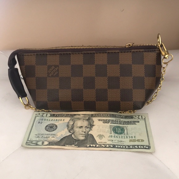 LA boutique Handbags - Adorable wristlet clutch wallet  mini bag purse